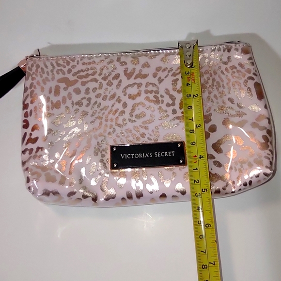 Victoria Secret Cosmetic Bag. NWOT - Picture 12 of 13